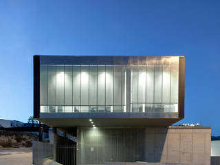 Edificio para la policía local y espacio polivalente en Xixona, con Natàlia Ferrer, DMP arquitectura DMP arquitectura Commercial spaces