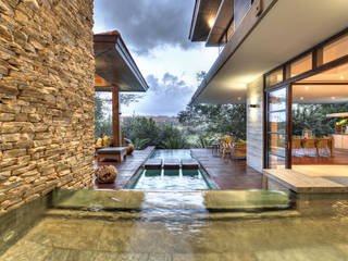 SGNW House, Metropole Architects - South Africa Metropole Architects - South Africa モダンな 家