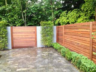 Contemporary screening , fencing & wall panels: Modern screening options in a high quality hardwood , Paul Newman Landscapes Paul Newman Landscapes Jardins modernos