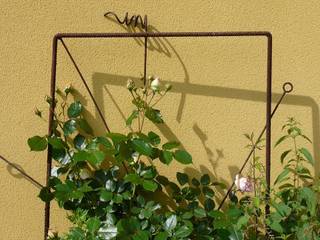 VÉGÉTAL , ATELIER MACHLINE ATELIER MACHLINE Eclectic style garden Iron/Steel Brown