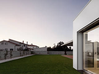 XIEIRA HOUSE II, A2+ ARQUITECTOS A2+ ARQUITECTOS Single family home Concrete