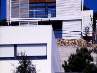 Casa en Teià, CACERES arquitectes CACERES arquitectes Espacios