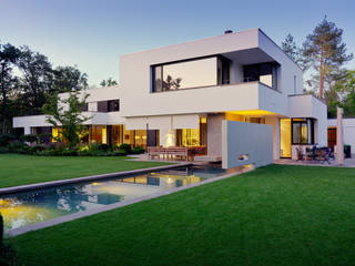 Haus I, design associates design associates الغرف