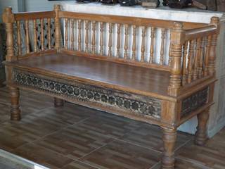 Bancos de madera, Salablanca furniture and Decoration Salablanca furniture and Decoration بلكونة أو شرفة Furniture