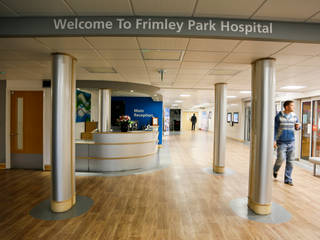 Main Reception, NHS Hospital, Koubou Interiors Koubou Interiors Commercial spaces