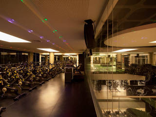 Academia Edge Life Sports, Betty Birger Arquitetura & Design Betty Birger Arquitetura & Design Moderne fitnessruimtes