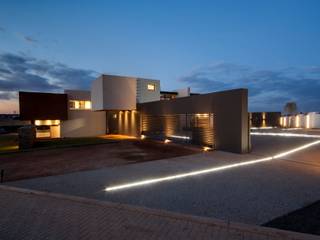 House Boz , Nico Van Der Meulen Architects Nico Van Der Meulen Architects Nhà