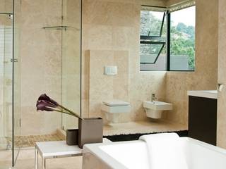 House Lam , Nico Van Der Meulen Architects Nico Van Der Meulen Architects Phòng tắm phong cách hiện đại