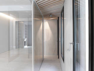 Casa Orfila, Schneider Colao design Schneider Colao design Modern Corridor, Hallway and Staircase