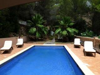 BONITA VILLA LIVE PROPERTIES EN COSTA DE LA CALMA, LIVE PROPERTIES LIVE PROPERTIES منازل