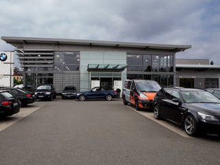 Neubau der BMW Niederlassung Nürnberg – Kilianstrasse, Hübsch & Ramsauer Architekten Hübsch & Ramsauer Architekten مساحات تجارية