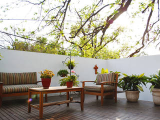 Casa Guadalquivir, JORGE CORTÉS Arquitectos JORGE CORTÉS Arquitectos Rustic style balcony, veranda & terrace