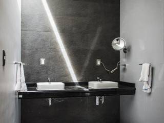 CASA C+G, PLASTIK ARQUITECTOS PLASTIK ARQUITECTOS Modern style bathrooms