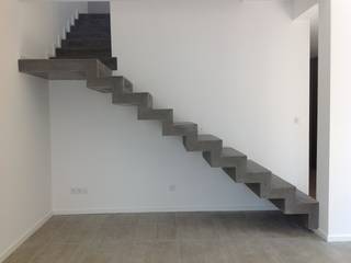 Conception d'un escalier en béton, Myriam Galibert Amenagement Myriam Galibert Amenagement 階段