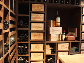 Cave à vin sur mesure en wengé - Luxembourg, Degré 12 Degré 12 Bodegas de vino de estilo moderno