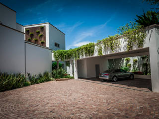 Casa Villarreal, Urban Landscape Urban Landscape Jardins modernos