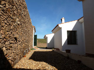 Rehabilitación de Antigua Nave a Vivienda, Angar Arquitectos Angar Arquitectos Дома