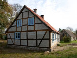 Restaurierung eines Fachwerkhauses Friedenfelde/Uckermark, Gabriele Riesner Architektin Gabriele Riesner Architektin Дома в рустикальном стиле