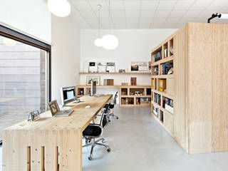 Office Dones del 36, ZEST Architecture ZEST Architecture Modern Study Room and Home Office