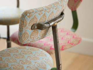 Vintage stools with colourful upholstery Concept Interior Design & Decoration Ltd Cucina eclettica Tavoli & Sedie