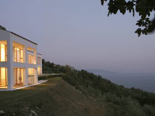 CASA OLEARIA PAIGLE . LAGO DI GARDA, brandl architekten . bda brandl architekten . bda منازل