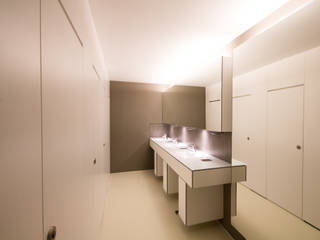 Modernisierung einer WC-Anlage in einer Landesgeschäftstelle einer Wohlfahrtsorganisation , insa4 ingenieure sachverständige architekten insa4 ingenieure sachverständige architekten Gewerbeflächen