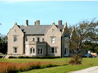Dom jednorodzinny w Irlandii , Heliolux Design Heliolux Design Casas clássicas