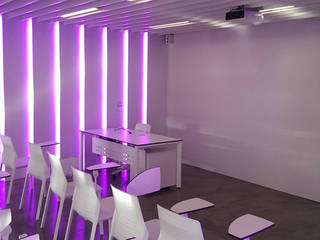 Sala de formación para la empresa Sacopa, Francesc Studio Francesc Studio مساحات تجارية