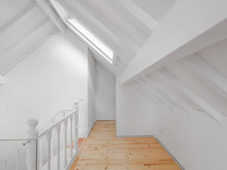 The Three Cusps Chalet, Tiago do Vale Arquitectos Tiago do Vale Arquitectos Ausgefallene Schlafzimmer