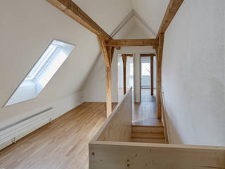 Mehrfamilienhaus Hügelstrasse, Zürich, Cadosch & Zimmermann GmbH Architekten ETH/SIA Cadosch & Zimmermann GmbH Architekten ETH/SIA Modern corridor, hallway & stairs