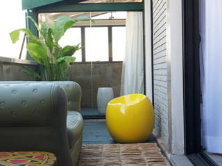 Residência Harmonia, Mauricio Arruda Design Mauricio Arruda Design Balkon, Beranda & Teras Modern
