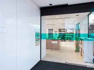 Farmacia Anna Pou, Dröm Living Dröm Living Commercial spaces