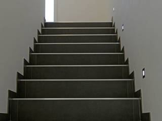 Einfamilienhaus in Freising, Herzog-Architektur Herzog-Architektur Modern corridor, hallway & stairs