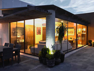 P.H. Bosque de Tejocotes., REM Arquitectos REM Arquitectos Modern balcony, veranda & terrace