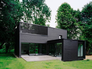 Privathaus bei Berlin, IOX Architekten GmbH IOX Architekten GmbH Minimalist house