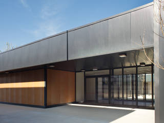 Temporary School Gymnasium, Didonè Comacchio Architects Didonè Comacchio Architects Commercial spaces
