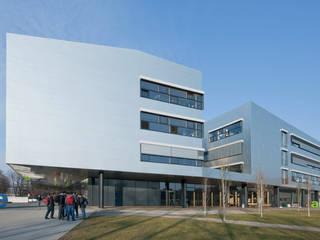 FACHHOCHSCHULE ST.PÖLTEN, NMPB Architekten NMPB Architekten Espaços comerciais