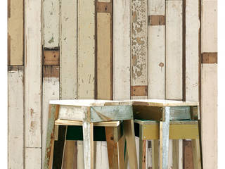 Scrapwood Wallpaper I de Piet Hein Eek, ROOMSERVICE DESIGN GALLERY ROOMSERVICE DESIGN GALLERY Skandynawskie ściany i podłogi