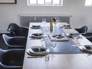 Elevato Betontisch, BETONT GmbH BETONT GmbH Modern dining room