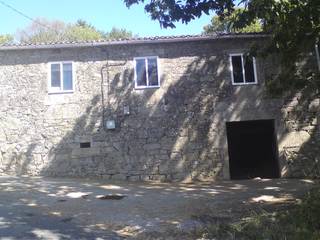 Reforma casa rural en Lugo, Adro Construcciones Adro Construcciones منازل