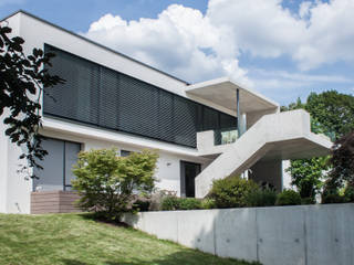 Moderne Villa mit Weitsicht, herzog,kassel+partner herzog,kassel+partner Casas modernas