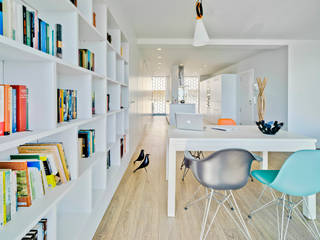 Un Pequeño piso en Alicante con Terraza y una vista al mar ¡espectacular!, FLAP STUDIO FLAP STUDIO Casas modernas