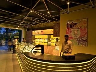 Cake Walk Bakery&Coffee House, Balan & Nambisan Architects Balan & Nambisan Architects Commercial spaces