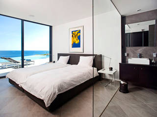 Project in Praia da Luz, Reflexões Contemporary Design Reflexões Contemporary Design Habitaciones