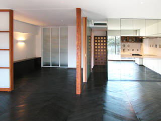 オーク材をつかってマンションリフォーム, ユミラ建築設計室 ユミラ建築設計室 Moderne Wohnzimmer