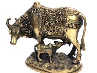 Kamdhenu Cow & Calf Statue /Sacred Wish Fulfilling Cow/ Symbol Of Good Luck Prosperity and Love/ Antique Finish Brass Sculpture/ Auspicious Gifts, M4design M4design Więcej pomieszczeń