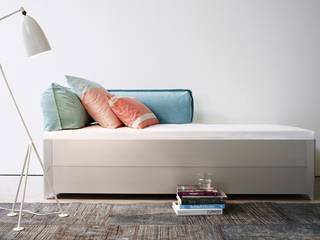 toro bed for more möbel, gil coste design gil coste design モダンスタイルの寝室