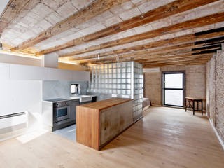 FLAT FOR A PHOTOGRAPHER, Alex Gasca, architects. Alex Gasca, architects. Kitchen
