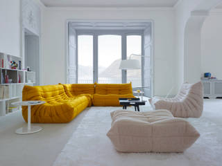 TOGO - Design Michel Ducaroy, Roset Möbel GmbH Roset Möbel GmbH Ruang keluarga: Ide desain interior, inspirasi & gambar TV stands & cabinets