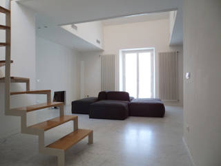 Ristrutturazione PM, noMade architettura noMade architettura Minimalist living room